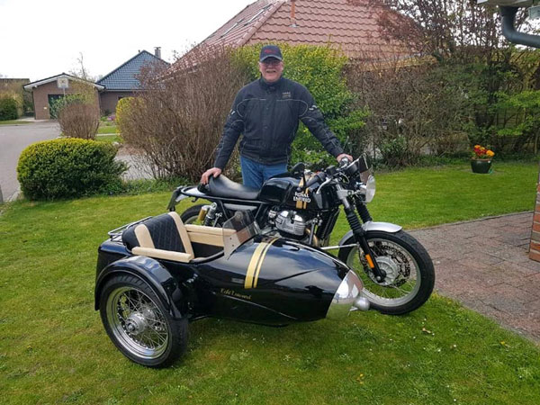 Royal Enfield Modification: रॉयल एनफील्ड कॉन्टिनेंटल जीटी में लगाया साइड कार, दो लोगों के लिए बनी परफेक्ट