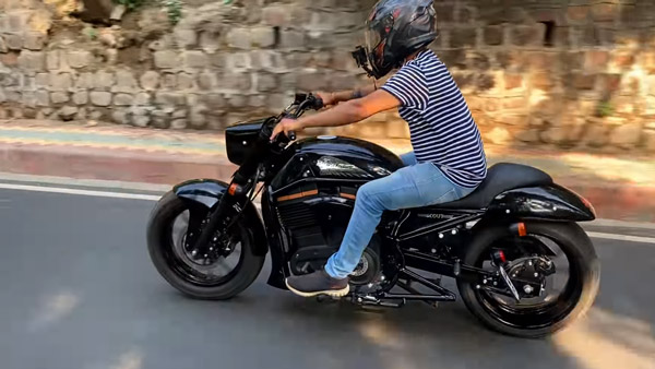 RE Thunderbird 350 Modified: रॉयल एनफील्ड थंडरबर्ड 350 को दिया इंडियन स्काउट जैसा लुक RE Thunderbird 350 Modified: रॉयल एनफील्ड थंडरबर्ड 350 को दिया इंडियन स्काउट जैसा लुक