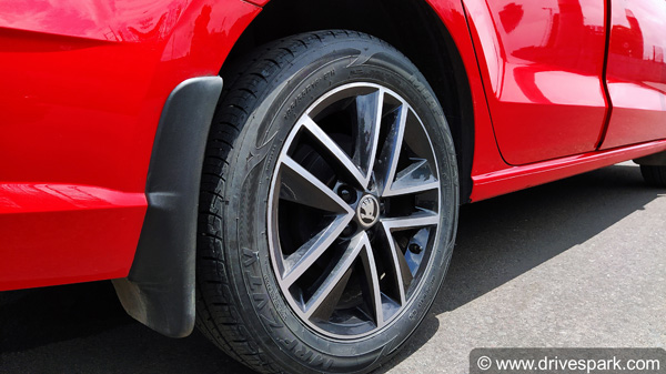 Skoda Rapid TSI Monte Carlo Edition Review: स्कोडा रैपिड टीएसआई मोंटे कार्लो एडिशन रिव्यू