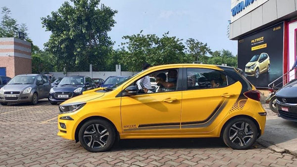 Tata Tiago Soccer Edition: टाटा टियागो का यह खास एडिशन डीलरशिप में आया नजर