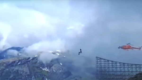 Tom Cruise Motorcycle Stunt: मोटरसाइकिल पर स्टंट करते दिखे टॉम क्रूज, जल्द आएगी नई फिल्म Tom Cruise Motorcycle Stunt: मोटरसाइकिल पर स्टंट करते दिखे टॉम क्रूज, जल्द आएगी नई फिल्म