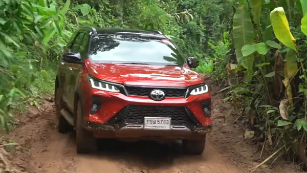 Toyota Fortuner Legender: टोयोटा फॉर्च्यूनर लेजेंडर है एक बेहतरीन ऑफ-रोडर, सामने आया वीडियो