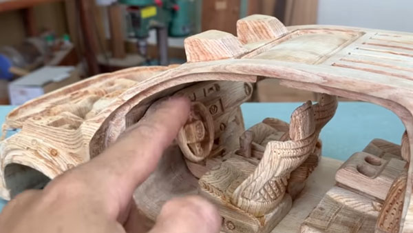 Toyota Hilux Wood Scale Model: टोयोटा हीलक्स फेसलिफ्ट स्केल मॉडल वुड वीडियो जानकारी