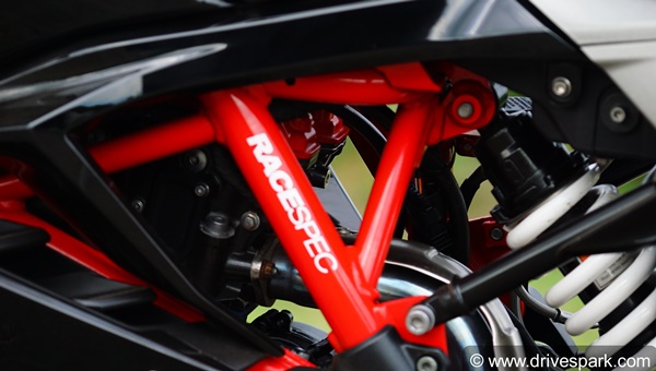 2020 TVS Apache RR310 Review In Hindi: टीवीएस अपाचे आरआर310 बीएस6 रिव्यू: परफोर्मेंस, माइलेज, फीचर्स जानकारी