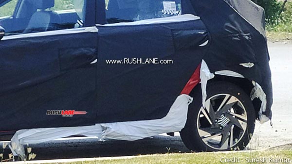 2020 Hyundai i20 Spotted Testing: नई हुंडई आई20 रात में टेस्टिंग करते आई नजर, देखें