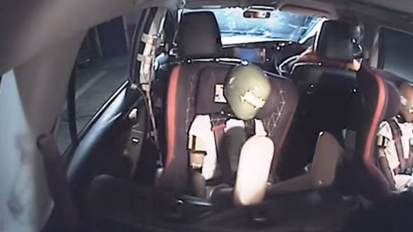 Asian NCAP Test 2020: टोयोटा इनोवा क्रिस्टा को मिला 5 स्टार सेफ्रेटी रेटिंग, जानें