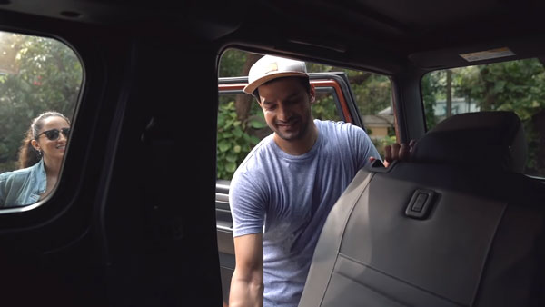 Mahindra Thar Rear Seat Entry: नई महिंद्रा थार की पीछे सीट में जाना इतना आसान, देखें वीडियो