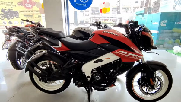 Bajaj Pulsar NS & RS Range New Colors: बजाज पल्सर एनएस व आरएस रेंज में आए नए कलर ऑप्शन
