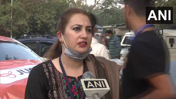 Car Rally For Women In Kashmir: कश्मीर में पहली बार हुई महिलाओं की कार रैली, मिलेगा प्रोत्साहन