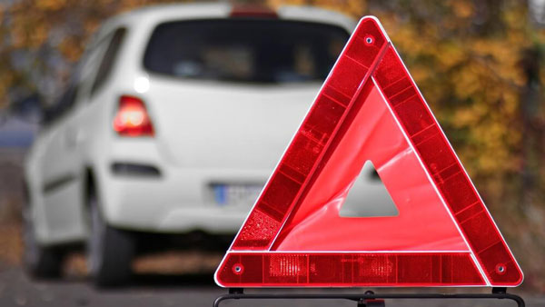 Fine For Wrong Use Of Hazard Light: हजार्ड लाइट के गलत इस्तेमाल करने वालों की अब नहीं खैर, पुलिस ठोकेगी फाइन