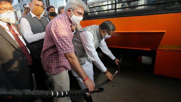 HCNG Buses Trial Started In Delhi: दिल्ली में शुरू हुआ हाइड्रोजन से चलने वाली बसों का ट्रायल, जानें