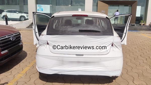 New Hyundai i20 Reached At Dealership: नई हुंडई आई20 डीलरशिप पर आई नजर, अगले माह लॉन्च