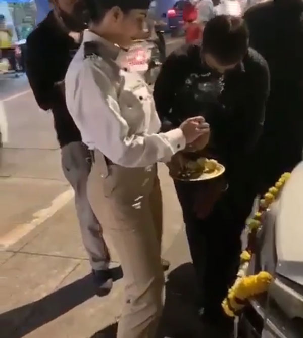 Jacqueline Fernandez Gifts Car: जैकलीन फर्नांडिज ने अपने स्टाफ की को गिफ्ट की ब्रांड न्यू कार, जानें क्यों