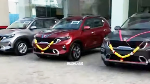 Kia Sonet Delivery: डीलर ने एक साथ डिलीवर की 25 किया साॅनेट कारें, हो रही है बंपर बिक्री