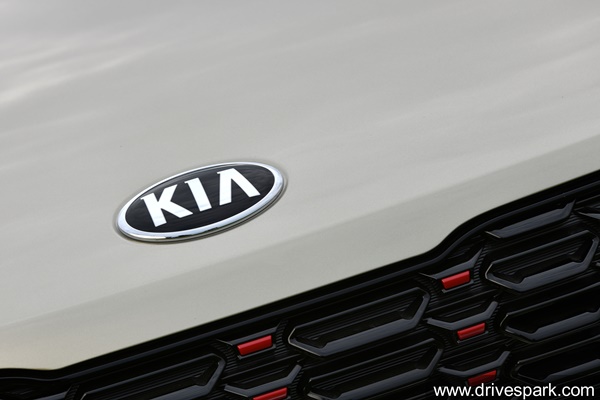 Kia Introduces New Brand Logo: किया 2021 से इस्तेमाल करेगी नया ब्रांड लोगो, जानें