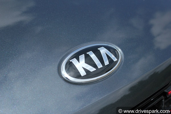 Kia Introduces New Brand Logo: किया 2021 से इस्तेमाल करेगी नया ब्रांड लोगो, जानें