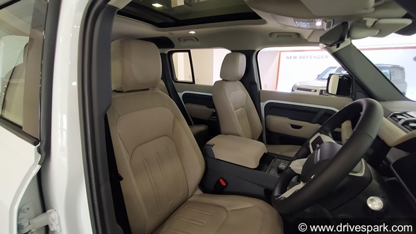 New Land Rover Defender Review In Hindi: नई लैंड रोवर डिफेंडर रिव्यू: डिजाईन, फीचर्स, इंजन, वैरिएंट, ऑफरोड, सीट जानकारी