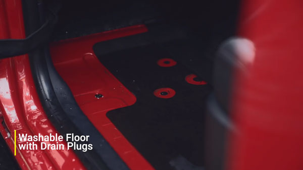 Mahindra Thar Washable Interior: महिंद्रा थार के इंटीरियर पर पानी का भी नहीं होगा कोई असर, देखें वीडियो