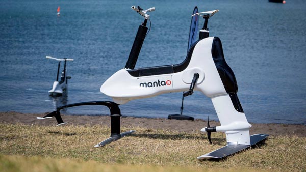 Anand Mahindra Shares Water Bicycle Video: आनंद महिंद्रा ने पानी में चलने वाली साइकिल की वीडियो की शेयर, पूछा यह सवाल