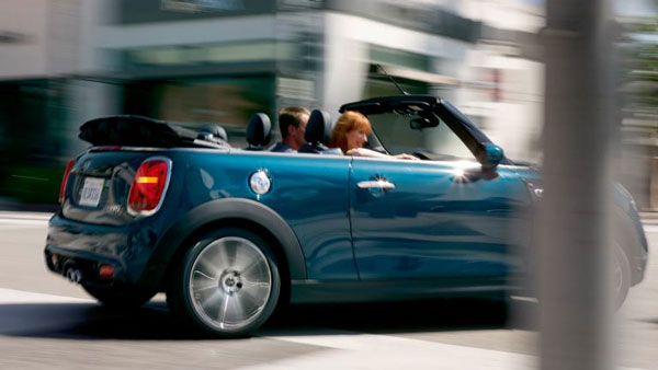 MINI Convertible Sidewalk Edition Launched: मिनी कन्वर्टिबल साइडवाक एडिशन हुई लॉन्च, मिलते हैं खास फीचर्स