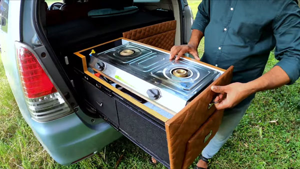 Toyota Innova Customized Into Motorhome: टोयोटा इनोवा को कस्टमाइज कर बनाया मोटरहोम, वीडियो