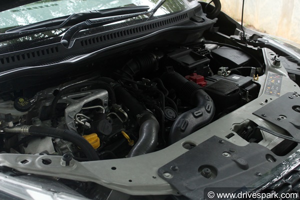 2020 Nissan Kicks Turbo-Petrol Review In Hindi: 2020 निसान किक्स टर्बो पेट्रोल रिव्यू: ड्राइविंग, परफोर्मेंस, फीचर्स जानकारी