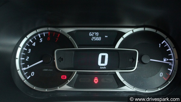 2020 Nissan Kicks Turbo-Petrol Review In Hindi: 2020 निसान किक्स टर्बो पेट्रोल रिव्यू: ड्राइविंग, परफोर्मेंस, फीचर्स जानकारी