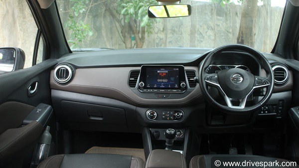 2020 Nissan Kicks Turbo-Petrol Review In Hindi: 2020 निसान किक्स टर्बो पेट्रोल रिव्यू: ड्राइविंग, परफोर्मेंस, फीचर्स जानकारी