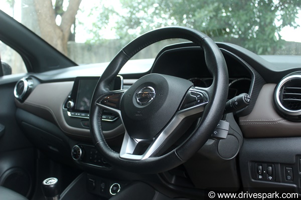 2020 Nissan Kicks Turbo-Petrol Review In Hindi: 2020 निसान किक्स टर्बो पेट्रोल रिव्यू: ड्राइविंग, परफोर्मेंस, फीचर्स जानकारी