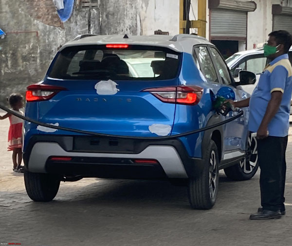 Nissan Magnite Spied Testing: निसान मैगनाइट टेस्टिंग के दौरान दिखी, अगले साल हो सकती है लाॅन्च