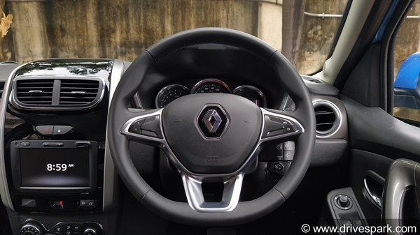 Renault Duster Turbo Review: रेनॉल्ट डस्टर टर्बो रिव्यू: डिजाईन, फीचर्स, इंजन जानकारी