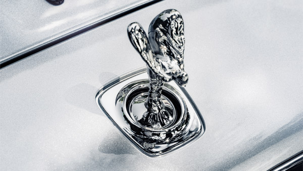 Rolls Royce Cars: रोल्स राॅयस अपनी कारों से हटाएगी एलुमिनटेड स्पिरिट ऑफ एक्सटैसी, जानें क्यों