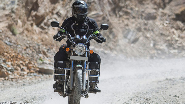 Royal Enfield Dussehra Sales: रॉयल एनफील्ड ने दसहरा के दौरान मुंबई में बेचे 3,700 बाइक, जानें