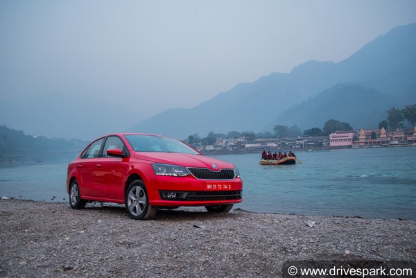 Skoda Rapid Spied Testing: स्कोडा रैपिड सीएनजी टेस्टिंग के दौरान दिखी, जल्द होगी लाॅन्च