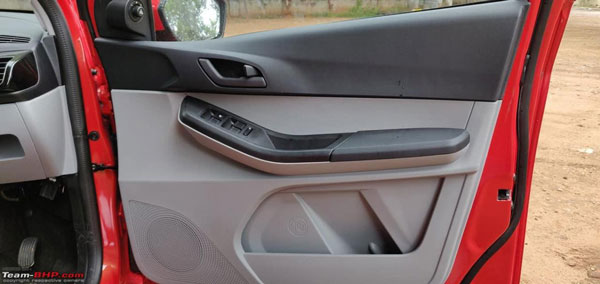 Tata Tiago New Interior Update: टाटा टियागो को मिला नया इंटीरियर अपडेट, जानें क्या है फीचर