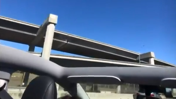 Tesla Model Y: नई टेस्ला माॅडल Y की छत हवा में उड़ी, नाराज ग्राहक ने ट्विटर पर निकाली भड़ास