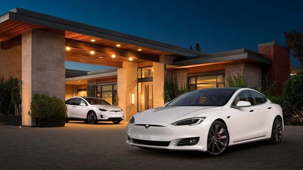 Maharashtra Invites Tesla: टेस्ला भारत में शुरू कर सकती है कारोबार, महाराष्ट्र सरकार ने दिया न्योता