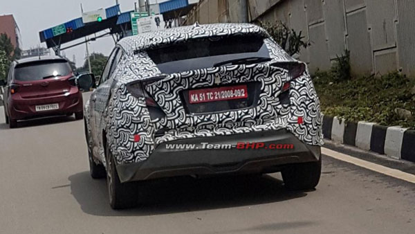 Toyota C-HR Spotted Testing In India: टोयोटा सी-एचआर भारत में टेस्टिंग के दौरान आई नजर