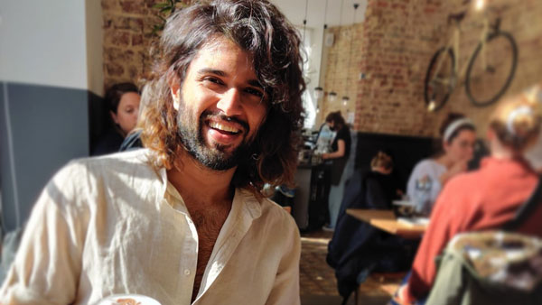 Actor Invests In eScooter Rental Startup: इस एक्टर ने किया स्कूटर रेंटल कंपनी में निवेश, जानें 