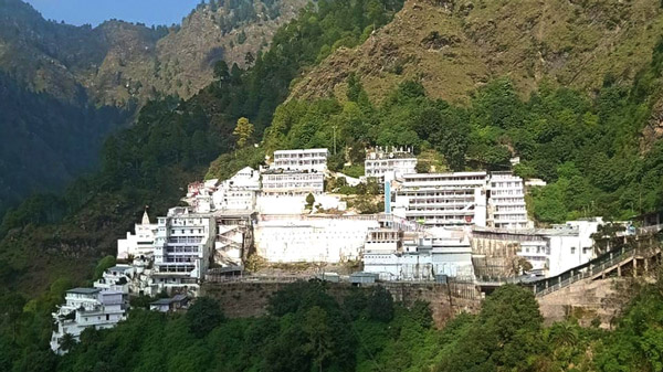 वैष्णो देवी के लिए साइकिल से निकली 68 वर्षीय महिला, करेंगी 2200 किमी का सफर वैष्णो देवी के लिए साइकिल से निकली 68 वर्षीय महिला, करेंगी 2200 किमी का सफर