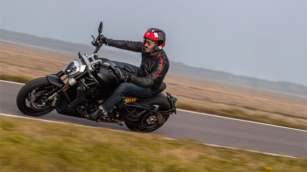 2021 Ducati Diavel Dark Edition: नई डुकाटी डियावेल डार्क एडिशन का हुआ खुलासा, जानें क्या है फीचर्स