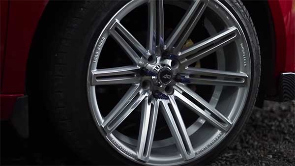 Tata Altroz Customized: यह है भारत की पहली कस्टमाइज्ड टाटा अल्ट्रोज, लग रही है शानदार