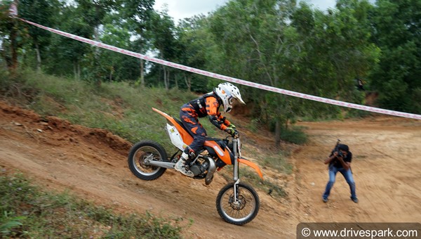 BigRock Dirtpark Trail Attack Challenge 2020: हफ्ते का अंत रॉयल एनफील्ड हिमालयन पर रेसिंग के साथ!