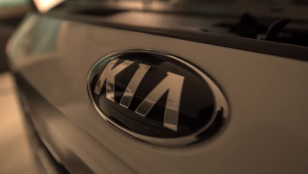 Kia Carnival Customization: डीसी डिजाइन ने कार्निवल को किया कस्टामाइज, हुई बेहद लग्जरी