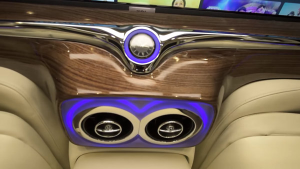 Kia Carnival Customization: डीसी डिजाइन ने कार्निवल को किया कस्टामाइज, हुई बेहद लग्जरी