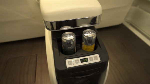 Kia Carnival Customization: डीसी डिजाइन ने कार्निवल को किया कस्टामाइज, हुई बेहद लग्जरी