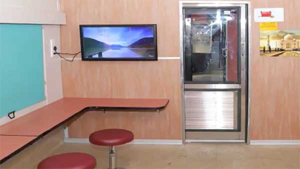 New Faster Double-decker Train: नई डबल डेकर ट्रेन कोच चलेगी 160 किमी/घंटा की रफ्तार से