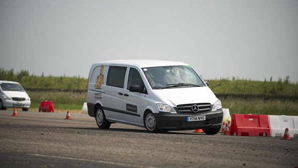 What is ESP On A Car: कार में ईएसपी क्या होता है? जानें काम, लाभ जानकारी