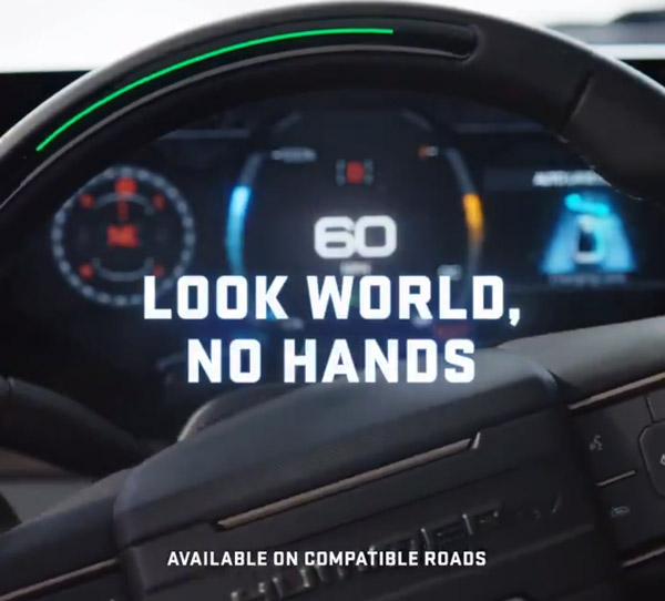 GMC Hummer EV: जीएमसी हमर इलेक्ट्रिक का ऑटो लेन फीचर आया सामने, देखें वीडियो