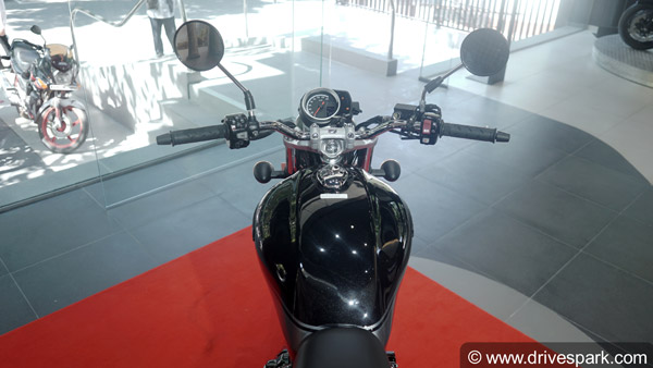 Honda H'ness CB350 Sales: होंडा हाईनेस सीबी350 की पहले ही महीने बिकी 1290 यूनिट, प्रतिस्पर्धी से रही पीछे Honda H'ness CB350 Sales: होंडा हाईनेस सीबी350 की पहले ही महीने बिकी 1290 यूनिट, प्रतिस्पर्धी से रही पीछे